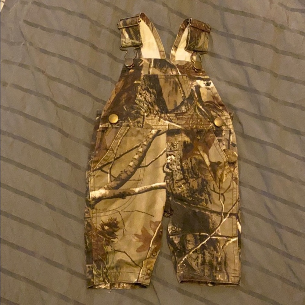 Baby camo/hunting print Realtree overalls